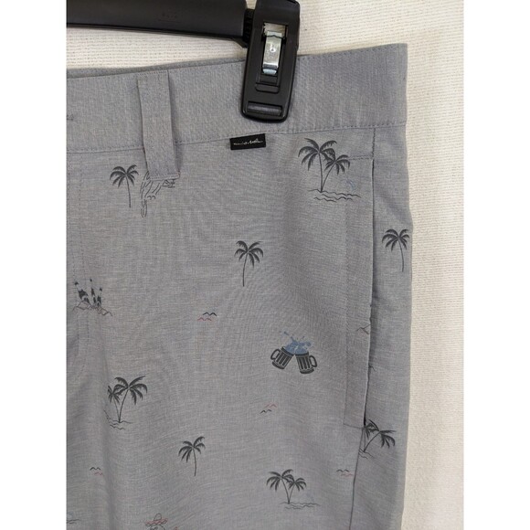 Travis Mathew Gray Golf Shorts Cocktails Palm Trees Parrots Shorts Mens 32 - Picture 3 of 12